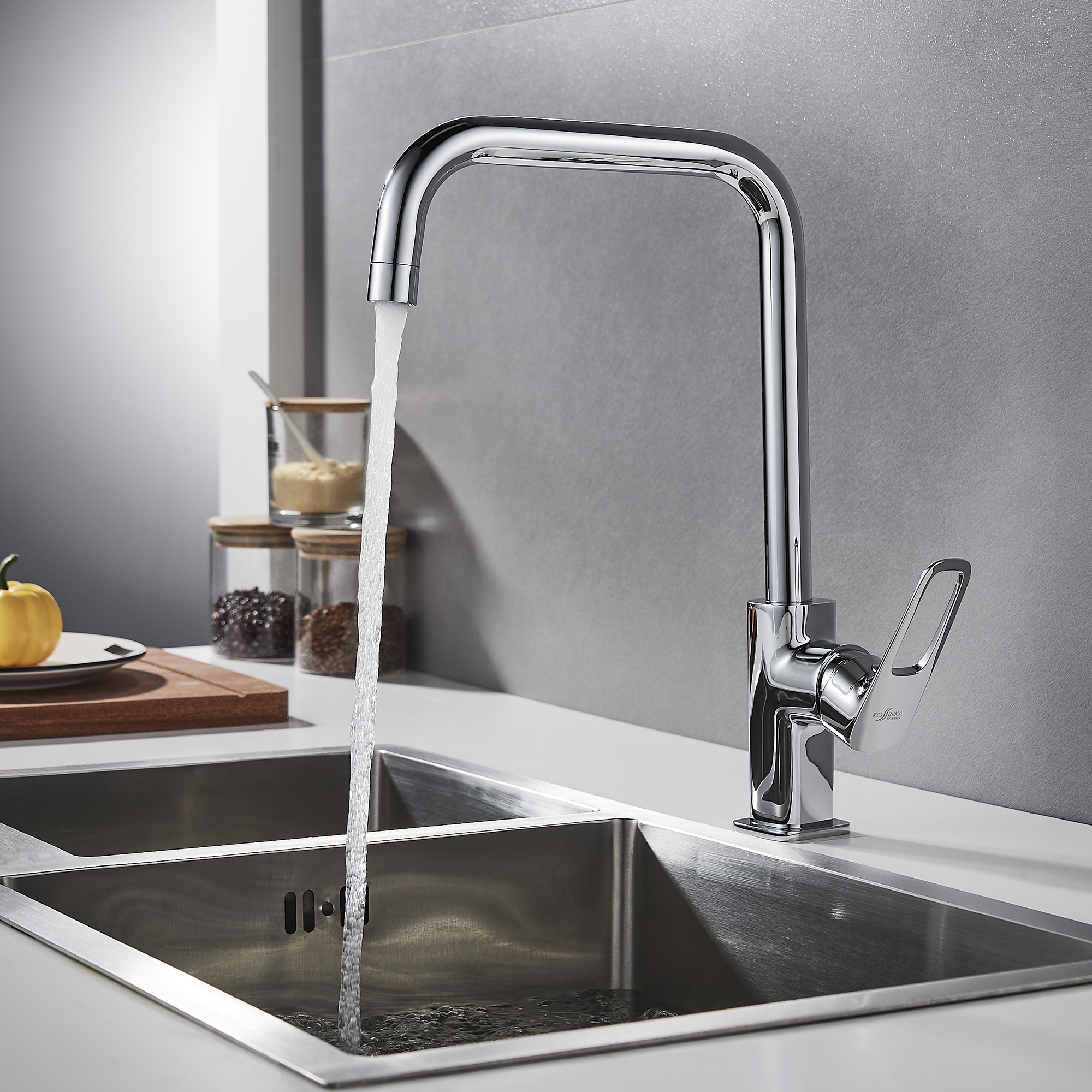 Смеситель Rossinka RS46-23 для кухни с поворотным изливом, хром