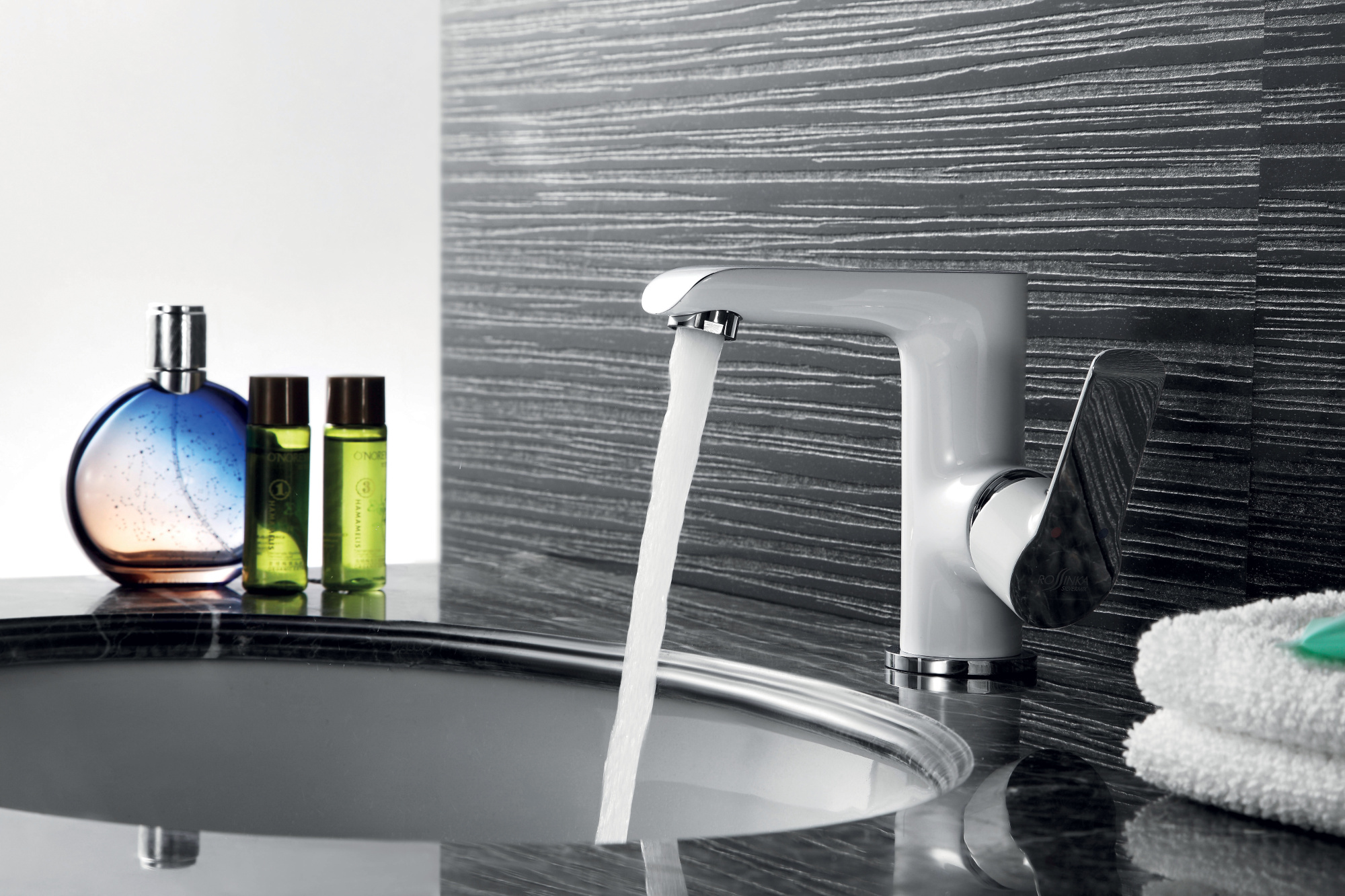 Смеситель Rossinka W35-11 для раковины, хром/белый