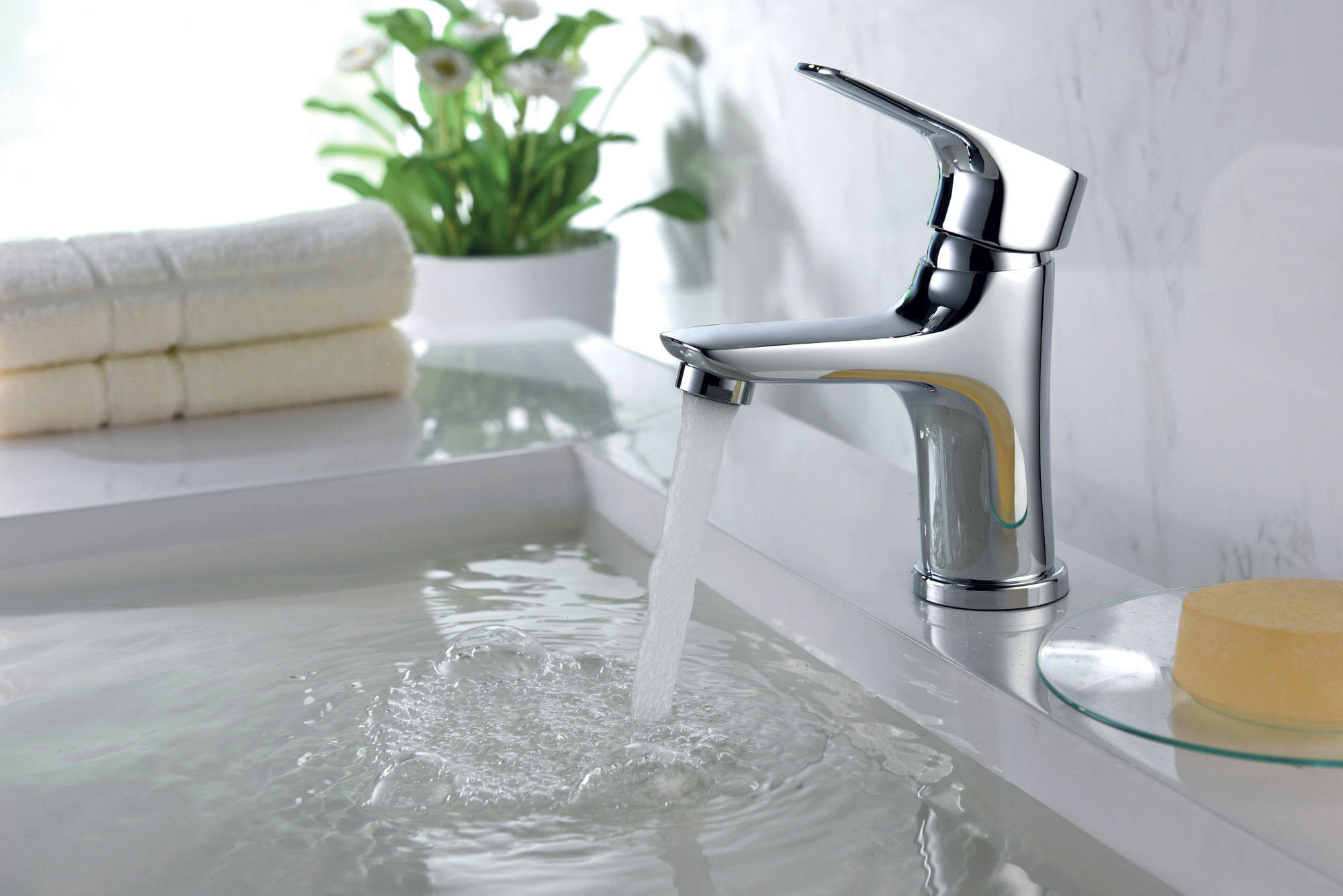 Смеситель Rossinka RS31-11 для раковины, хром